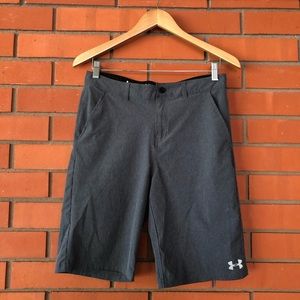 UNDER ARMOUR Gray Flat Front Shorts Size 20